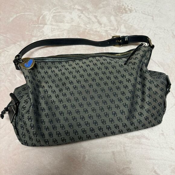 Dooney & Bourke Handbags - Dooney & Bourke Jacquard signature large bag